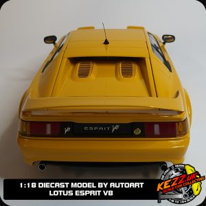 1:18 scale diecast Lotus Esprit V8 by Autoart
