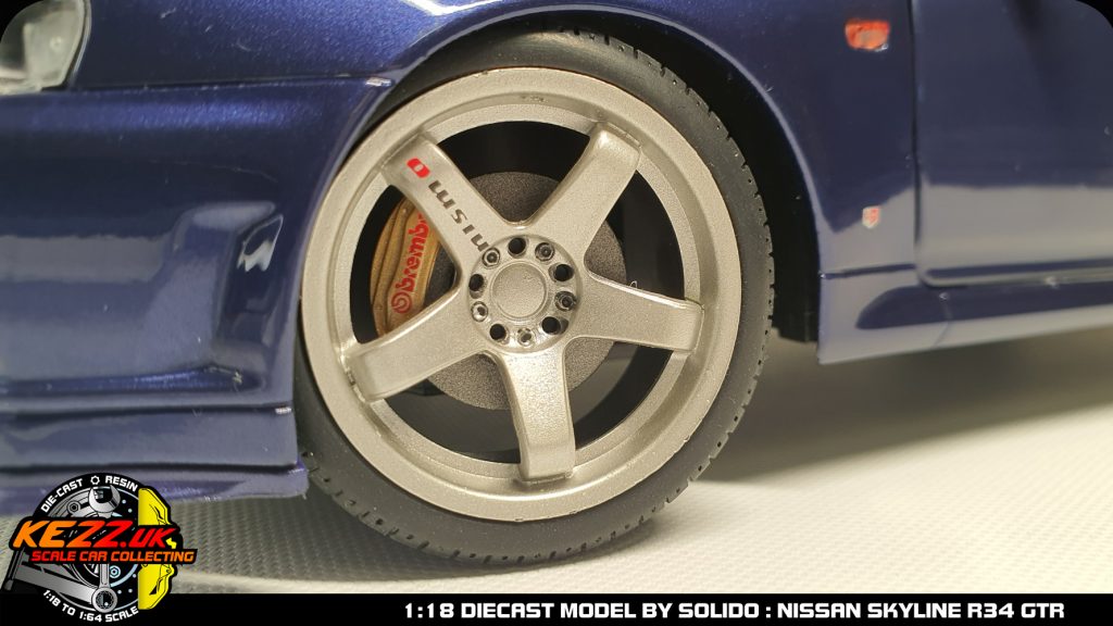 The Rota style Nismo wheel suits the R34 GTR perfectly